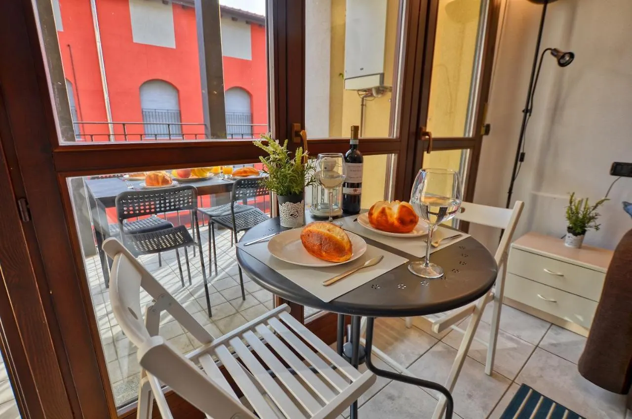 Studio Apartment Good Times Acquaseria